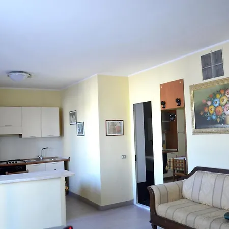 Charming In Reggio Calabria, 40 Sqm, Terrace * Реджо-ди-Калабрия